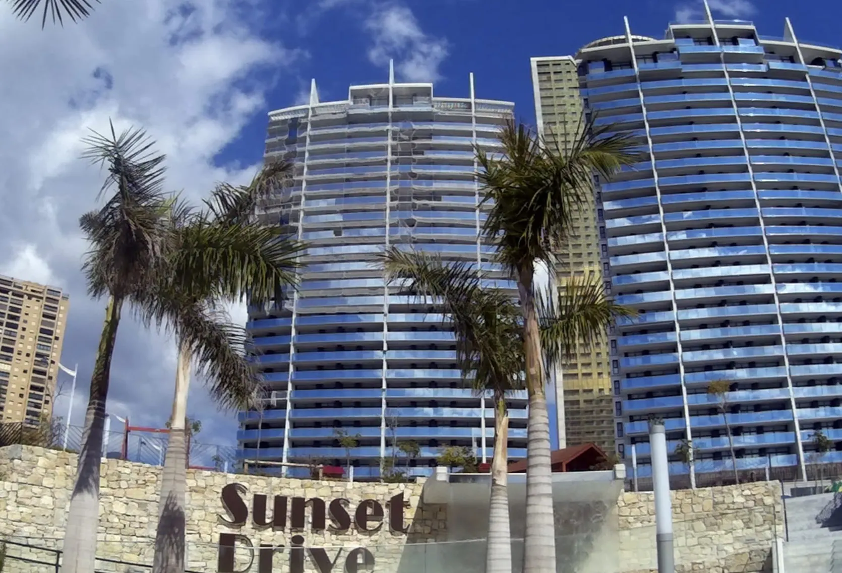 Sunset Drive Mar Holidays